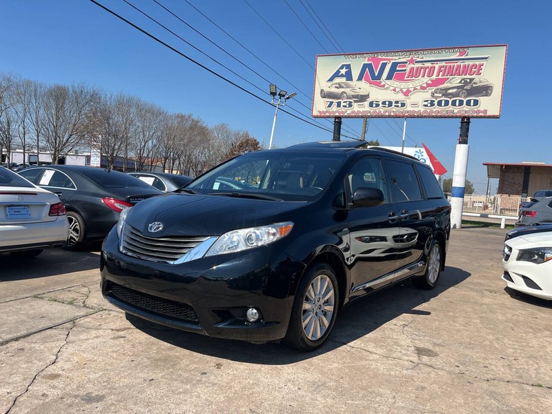 Toyota Sienna Vehicle Image 11