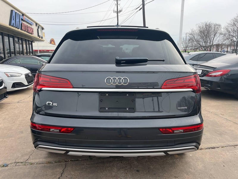 Audi Q5 Vehicle Image 02