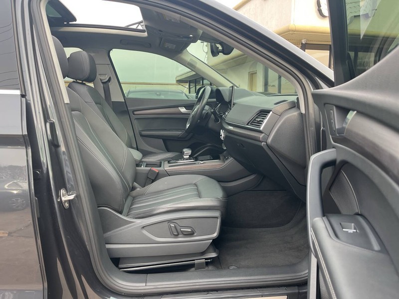 Audi Q5 Vehicle Image 11