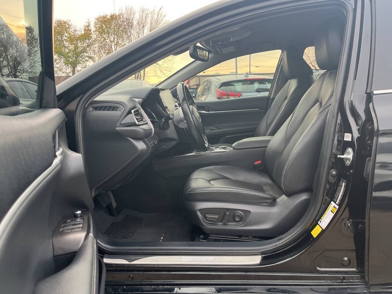 Toyota Camry Vehicle Image 04