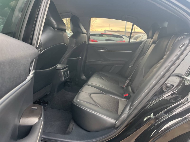 Toyota Camry Vehicle Image 05