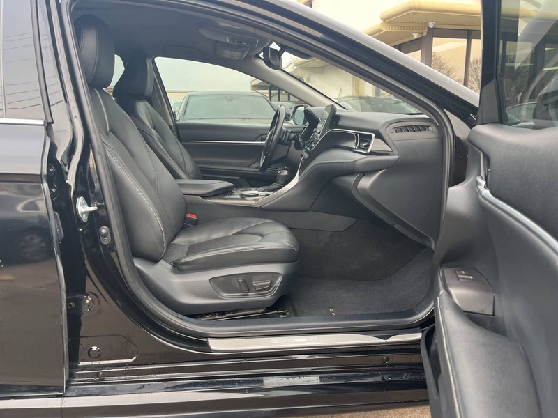 Toyota Camry Vehicle Image 08