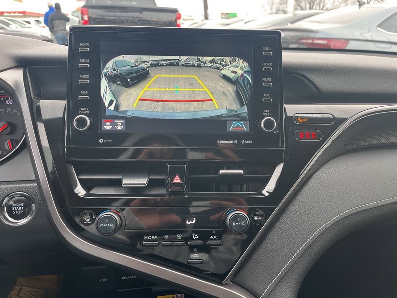 Toyota Camry Vehicle Image 09