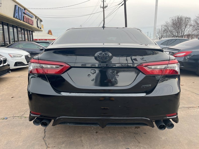 Toyota Camry Vehicle Image 11