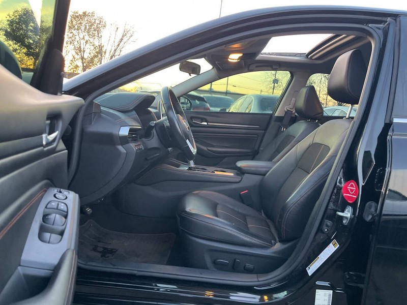 Nissan Altima Vehicle Image 07