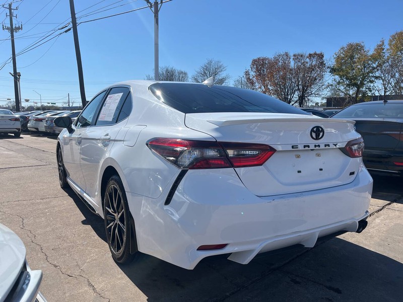 Toyota Camry Vehicle Image 03