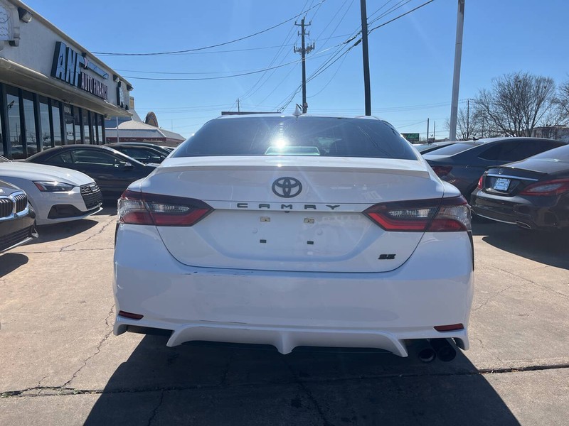 Toyota Camry Vehicle Image 04