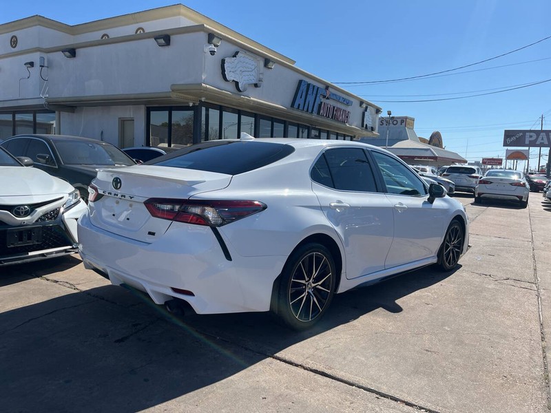 Toyota Camry Vehicle Image 05