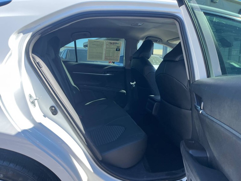 Toyota Camry Vehicle Image 11