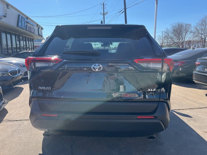 Toyota RAV4 Vehicle Image 03