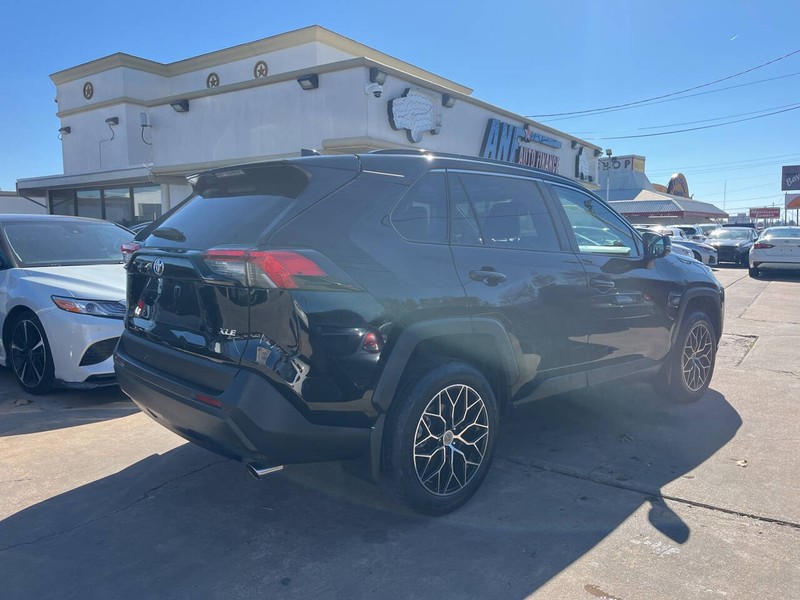 Toyota RAV4 Vehicle Image 04