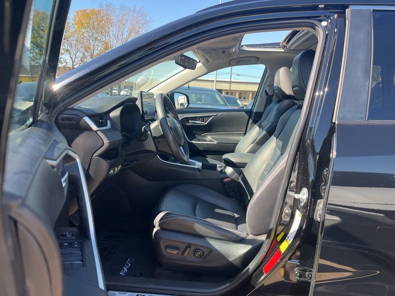 Toyota RAV4 Vehicle Image 06