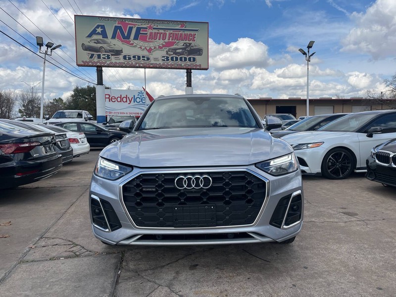 Audi Q5 Vehicle Image 02