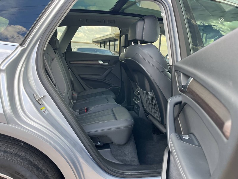 Audi Q5 Vehicle Image 10