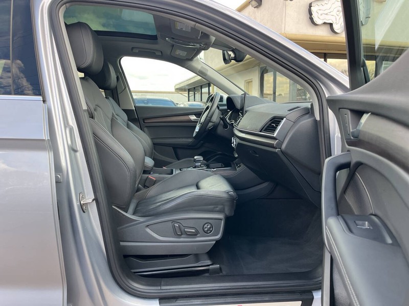 Audi Q5 Vehicle Image 11