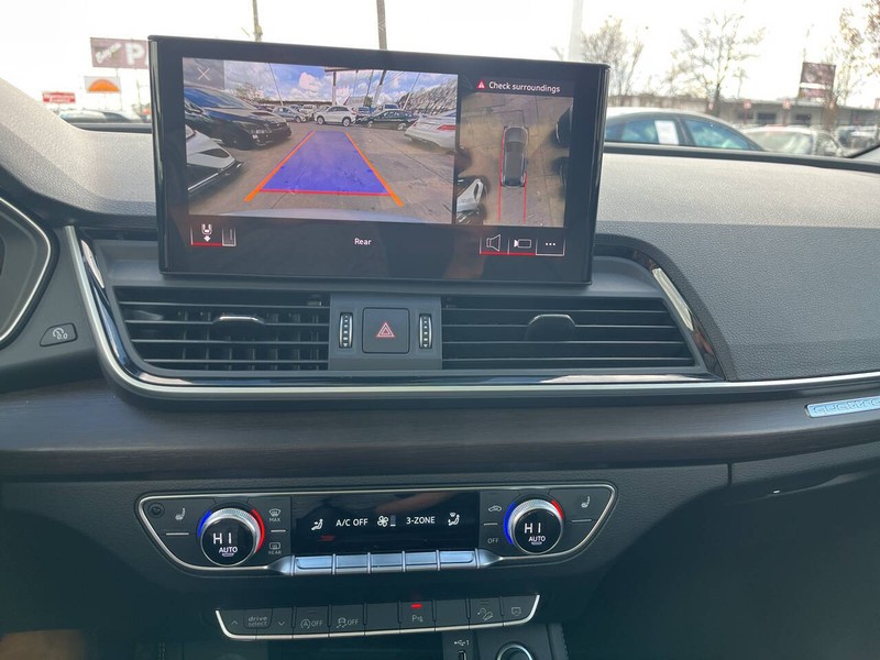 Audi Q5 Vehicle Image 12