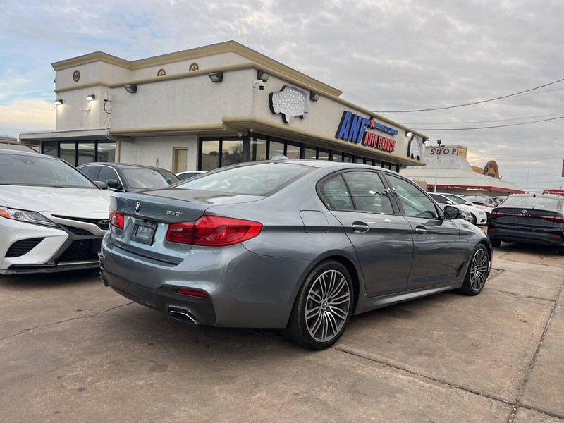 BMW 5 Series Vehicle Image 03