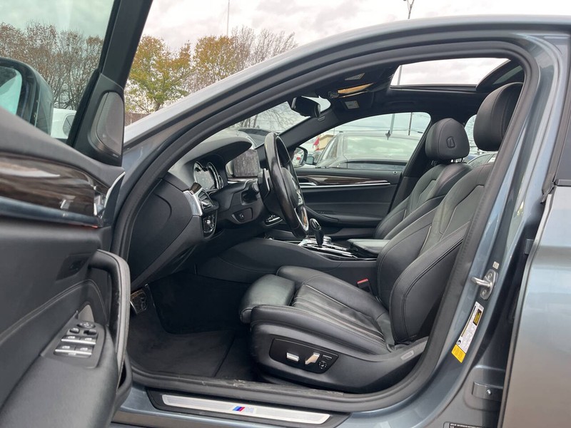 BMW 5 Series Vehicle Image 05