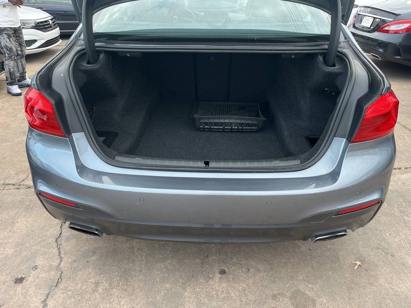 BMW 5 Series Vehicle Image 08