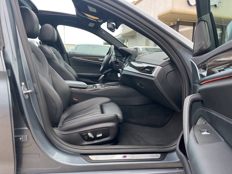 BMW 5 Series Vehicle Image 10