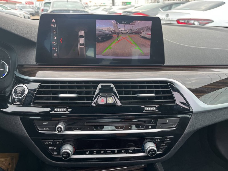 BMW 5 Series Vehicle Image 11