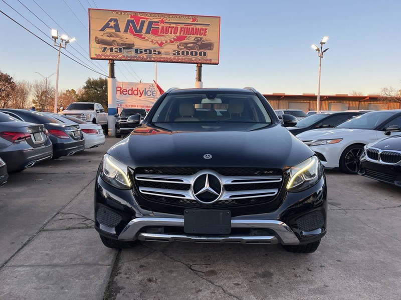 Mercedes-Benz GLC Vehicle Image 02