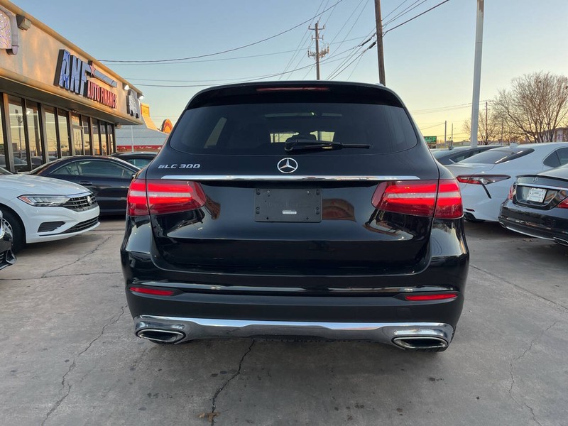 Mercedes-Benz GLC Vehicle Image 04