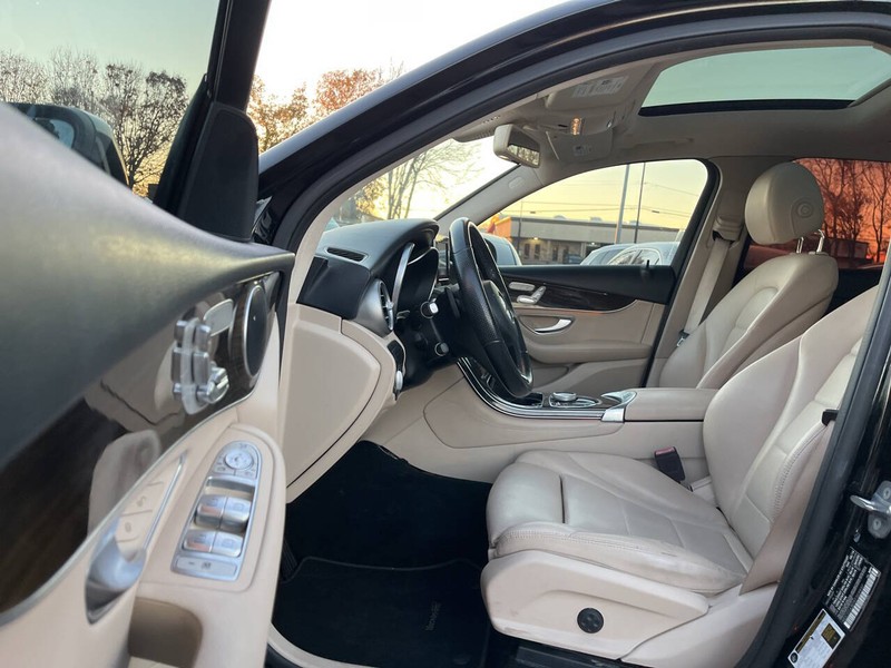 Mercedes-Benz GLC Vehicle Image 07