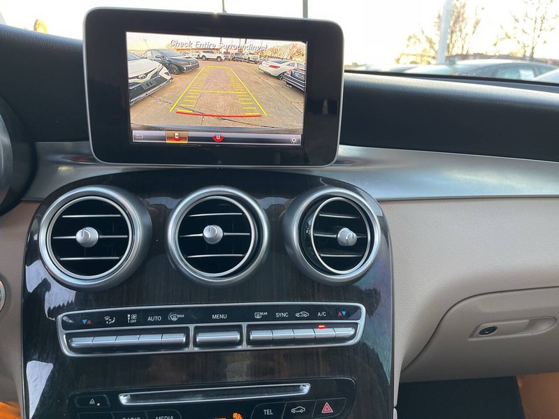 Mercedes-Benz GLC Vehicle Image 12