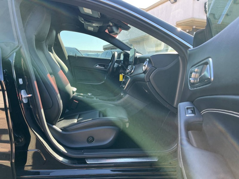 Mercedes-Benz CLA Vehicle Image 12