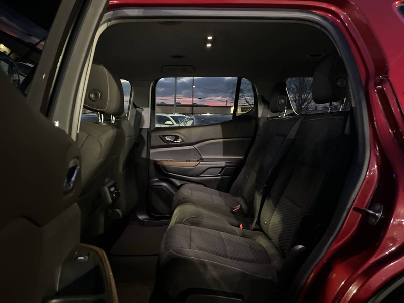 GMC Acadia Vehicle Image 08