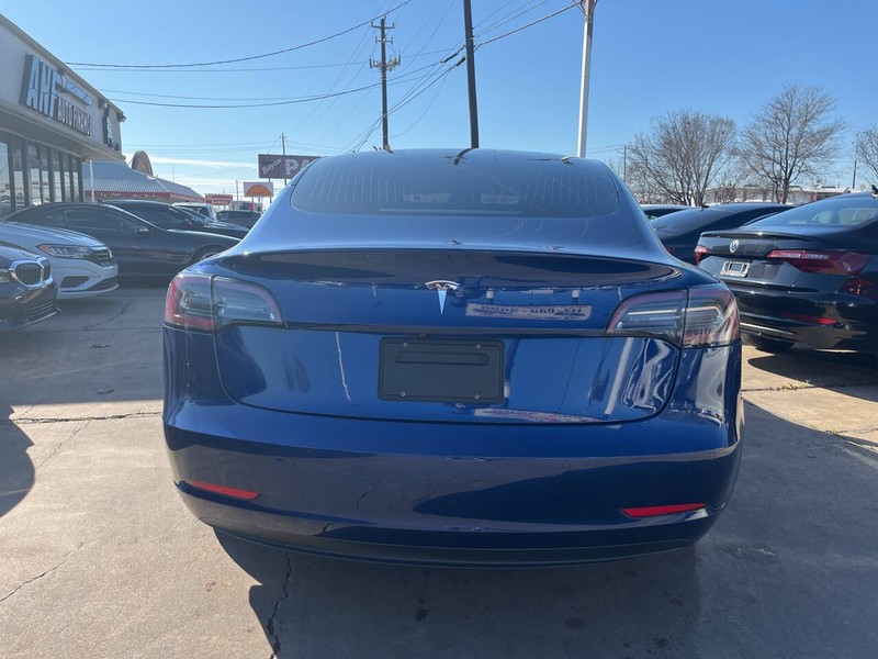 Tesla Model 3 Vehicle Image 02