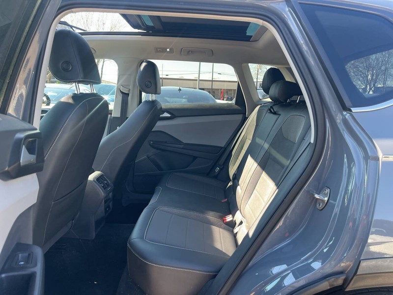 Volkswagen Taos Vehicle Image 08