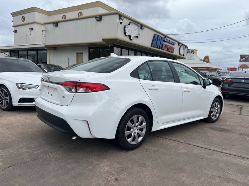 Toyota Corolla Vehicle Image 05