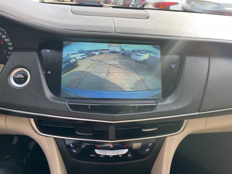 Cadillac CT6 Vehicle Image 12