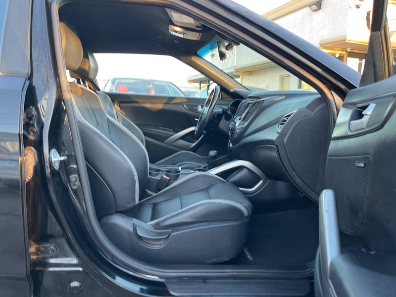 Hyundai Veloster Vehicle Image 10