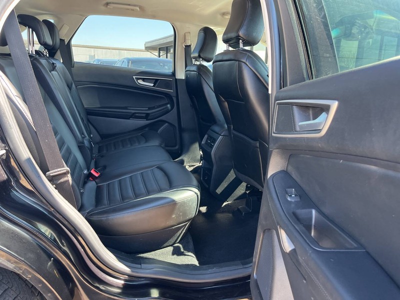 Ford Edge Vehicle Image 09