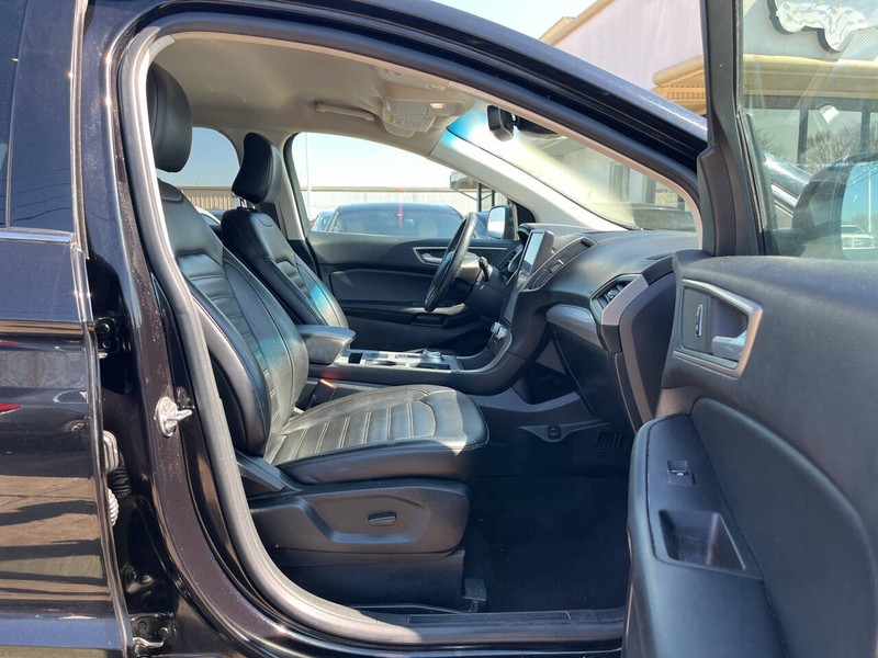 Ford Edge Vehicle Image 10