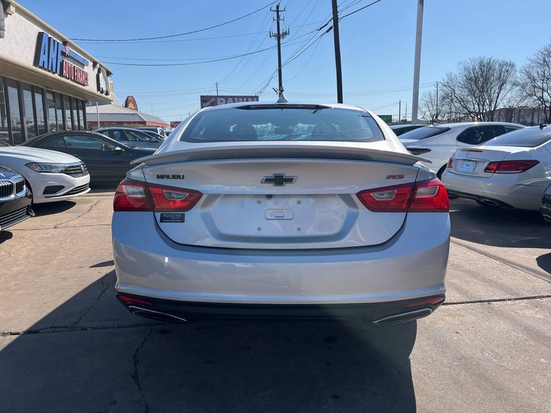 Chevrolet Malibu Vehicle Image 05