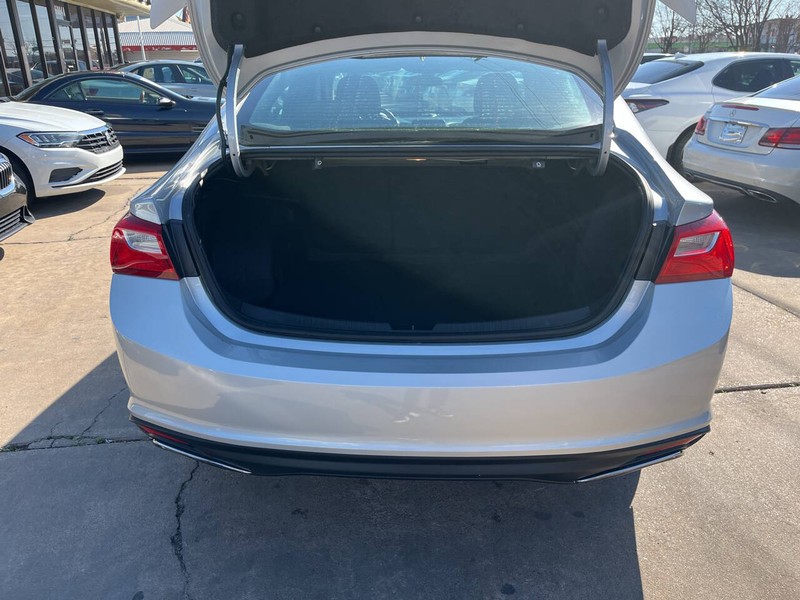 Chevrolet Malibu Vehicle Image 10