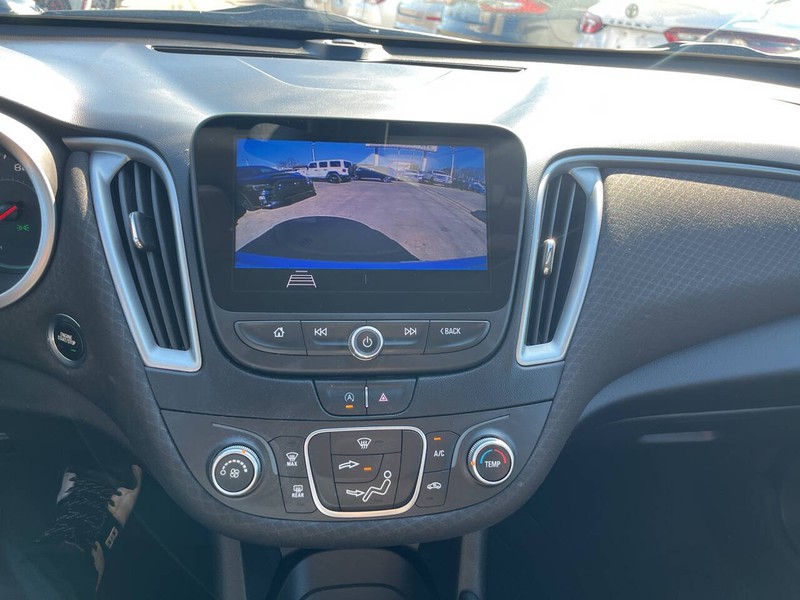 Chevrolet Malibu Vehicle Image 13