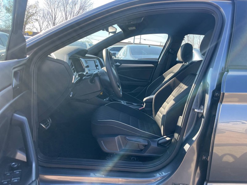 Volkswagen Jetta Vehicle Image 06