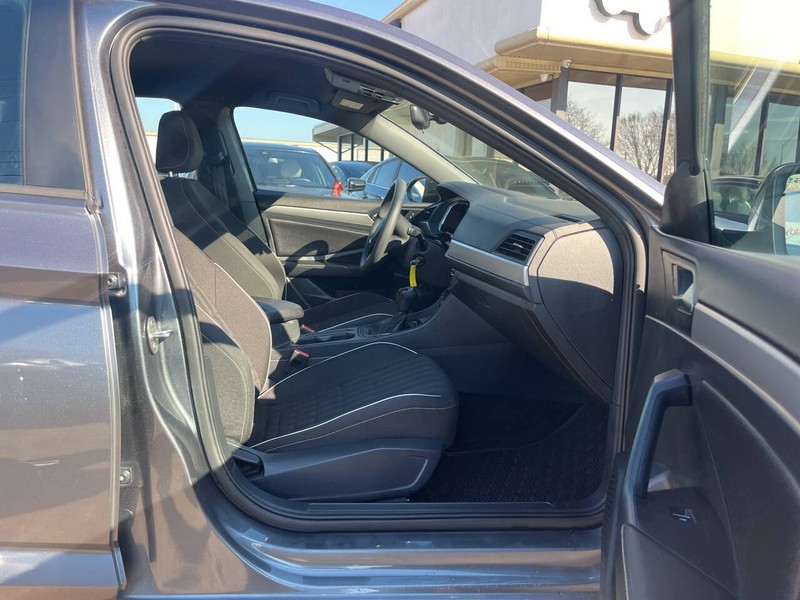 Volkswagen Jetta Vehicle Image 10