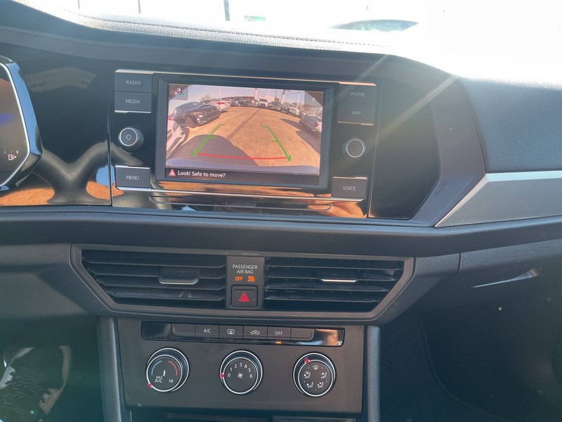 Volkswagen Jetta Vehicle Image 11