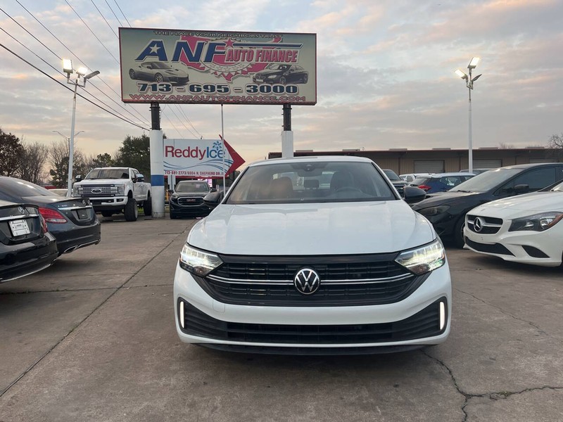 Volkswagen Jetta Vehicle Image 02