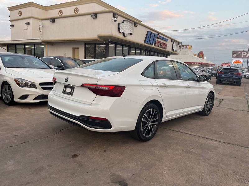 Volkswagen Jetta Vehicle Image 05