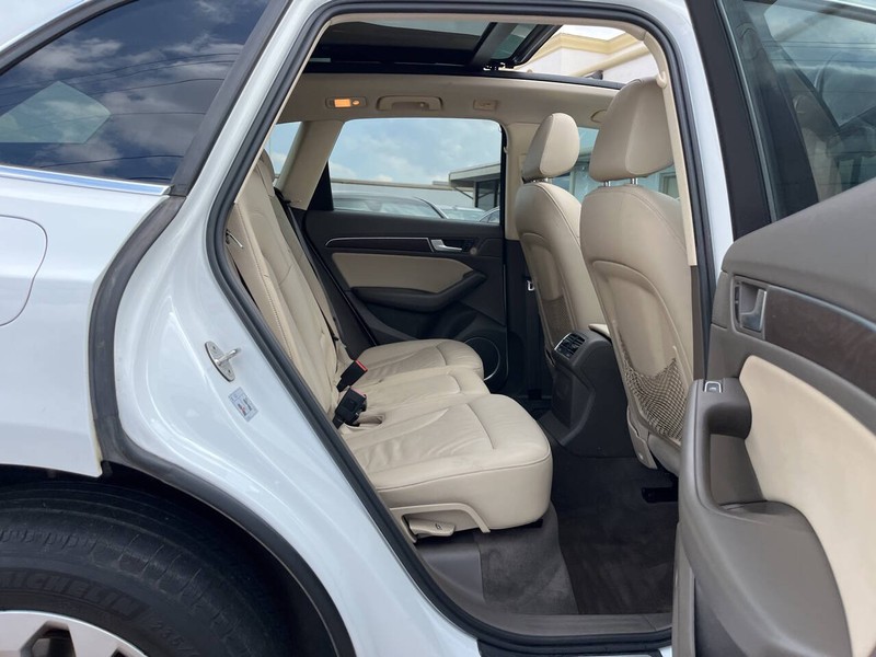 Audi Q5 Vehicle Image 10