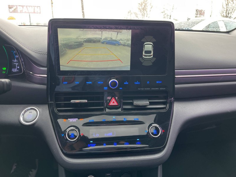 Hyundai Ioniq Plug-In Hybrid Vehicle Image 11