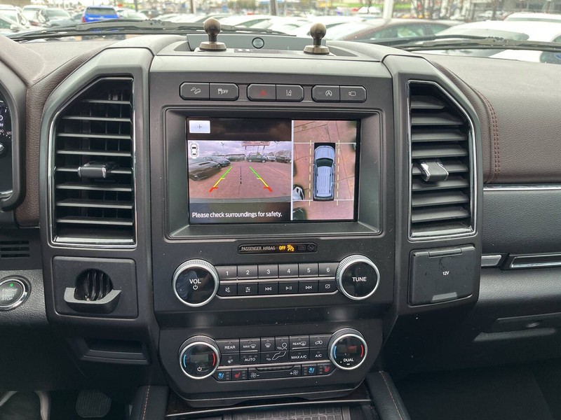 Ford Expedition Vehicle Image 14