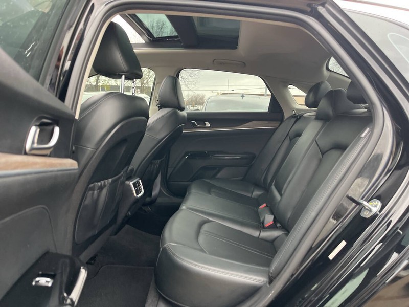 Kia K5 Vehicle Image 08